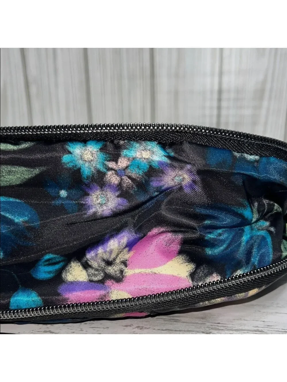 lug swivel crossbody